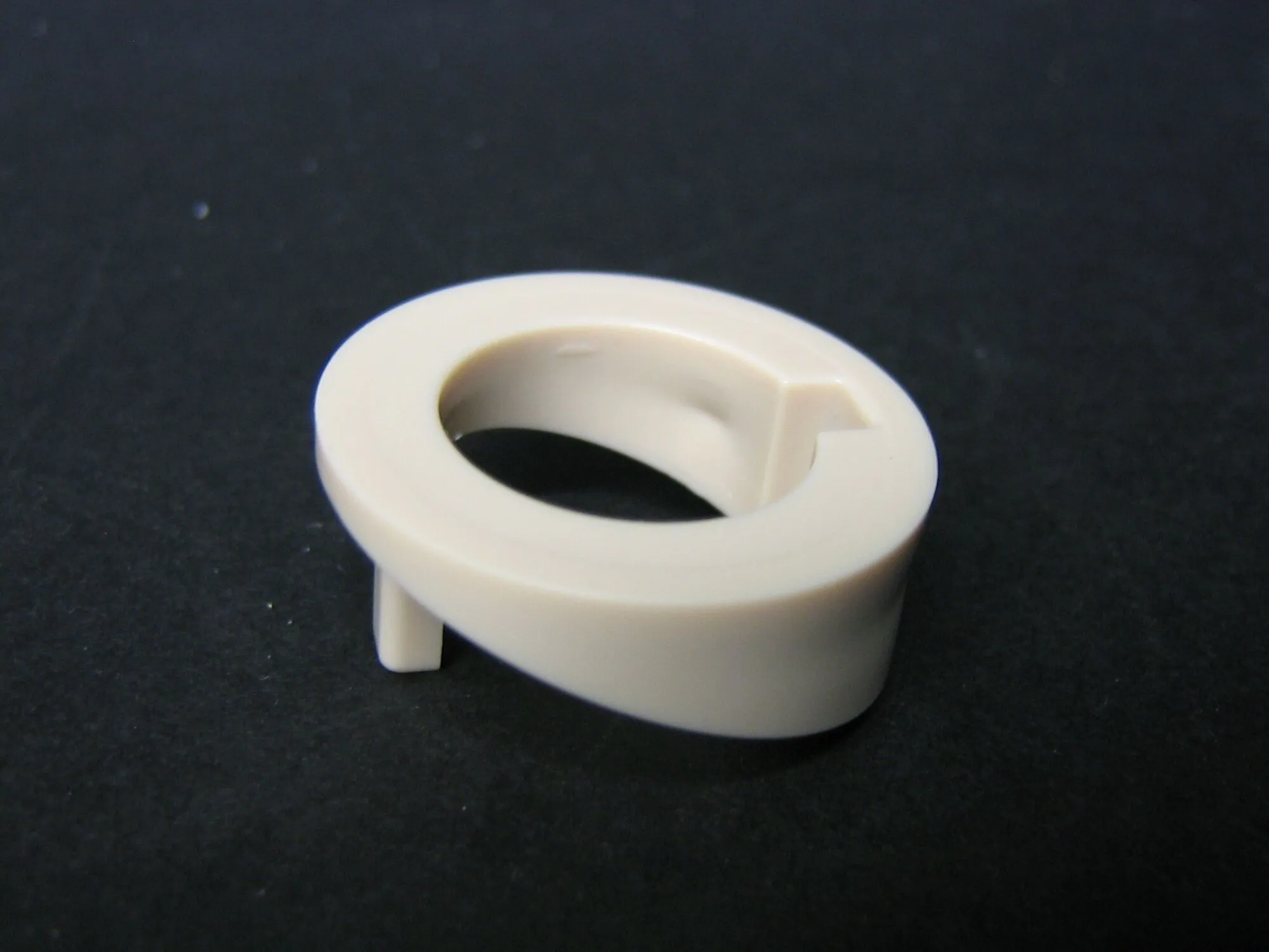 PIERŚCIEŃ MOCUJĄCY, bež