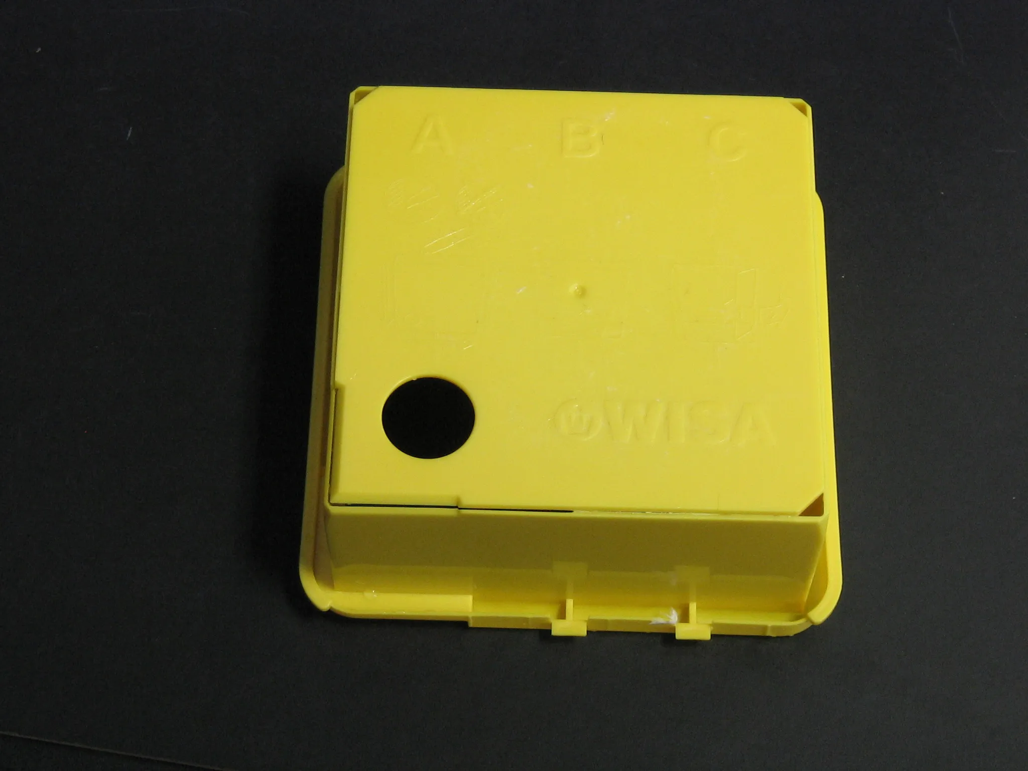 ZABEZPIECZENIE OTWORU REWIZYJNEGO NA CZAS PRAC MURARSKICH